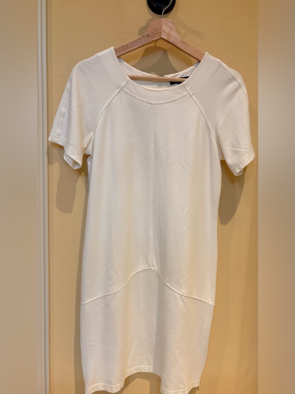 Sharagano Cream Short Sleeve Shift Dress